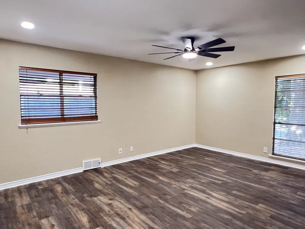 800 Western Hills Drive Sherman TX 75092