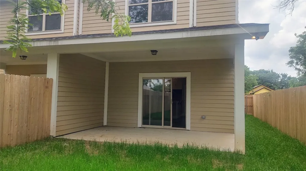 1705 Ash Crescent Street Fort Worth TX 76104