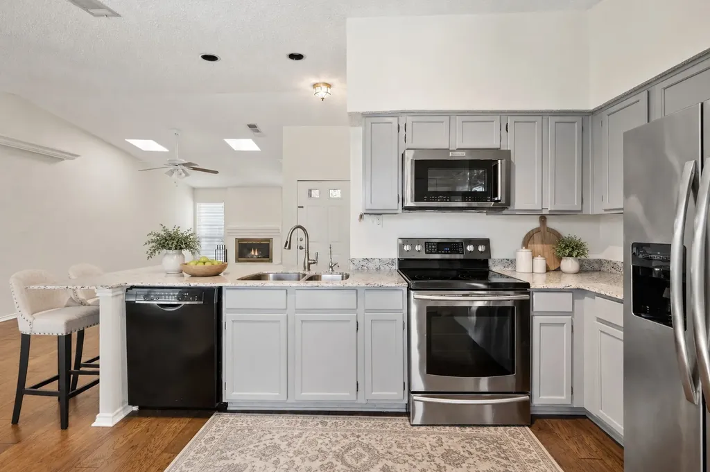 2010 Cottage Oak Lane Colleyville TX 76034