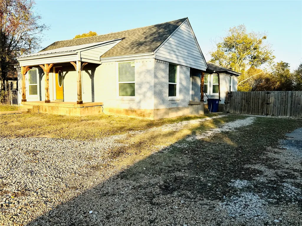 632 Peggs Street Desoto TX 75115