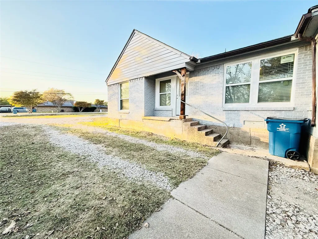 632 Peggs Street Desoto TX 75115