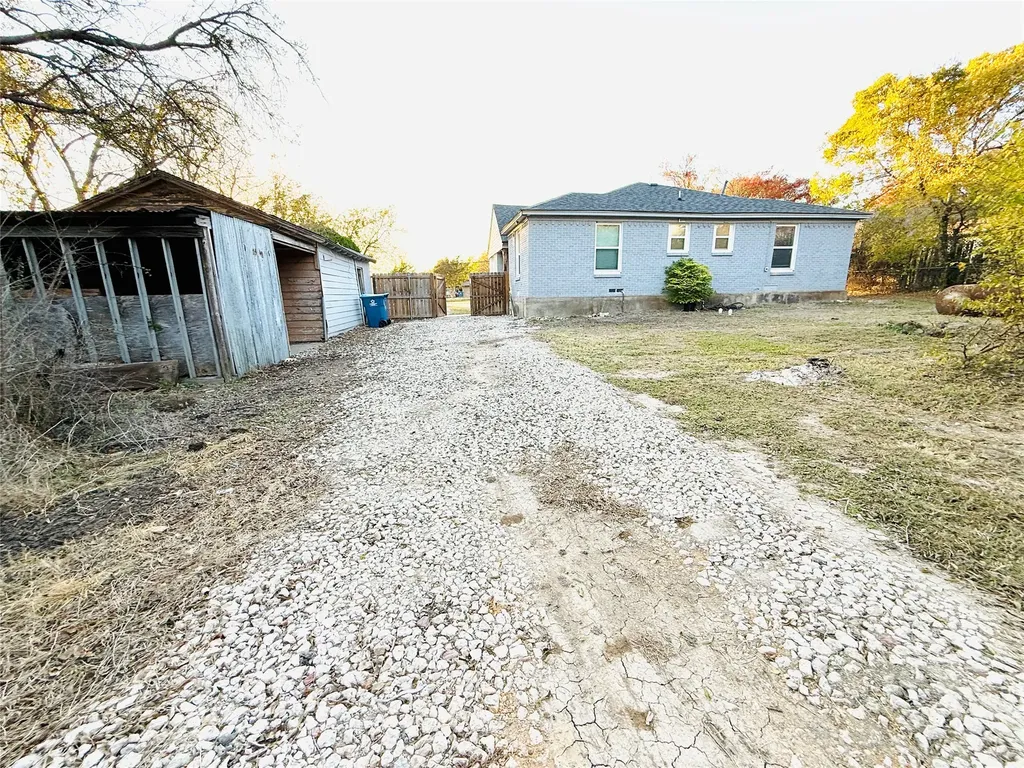 632 Peggs Street Desoto TX 75115