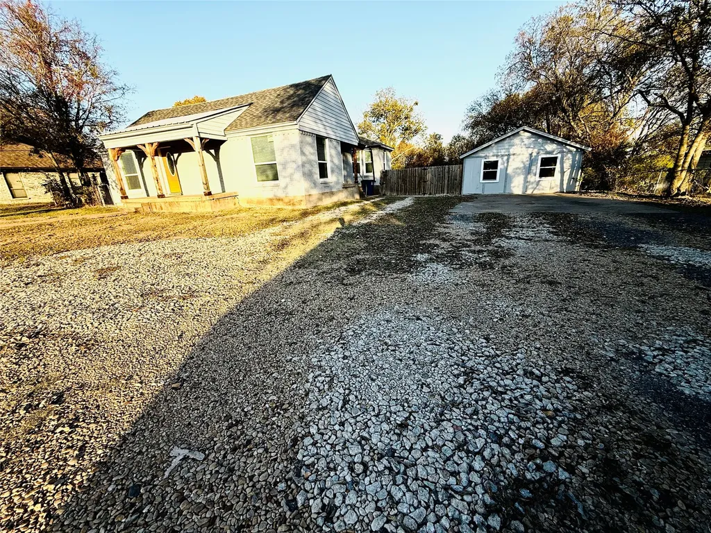 632 Peggs Street Desoto TX 75115