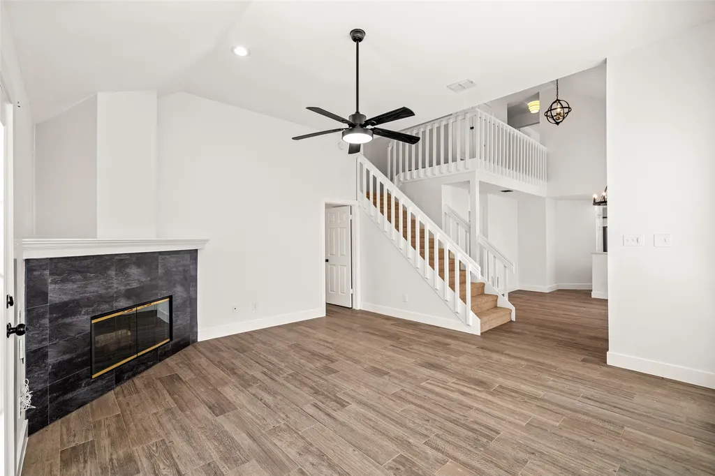381 Arbor Lane Euless TX 76039
