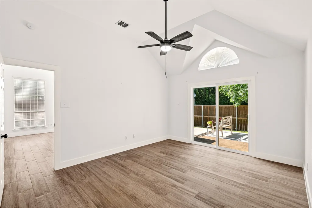 381 Arbor Lane Euless TX 76039