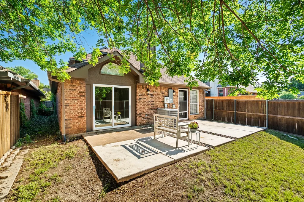 381 Arbor Lane Euless TX 76039