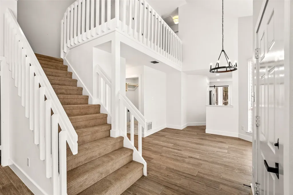 381 Arbor Lane Euless TX 76039