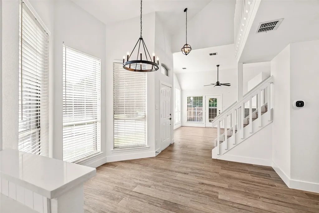 381 Arbor Lane Euless TX 76039