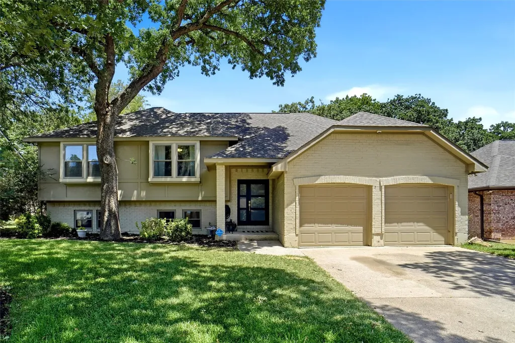 6813 Parkwood Drive North Richland Hills TX 76182