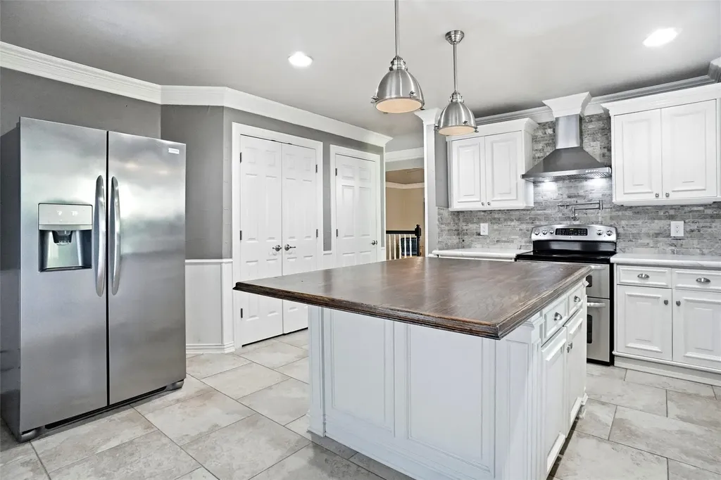 6813 Parkwood Drive North Richland Hills TX 76182