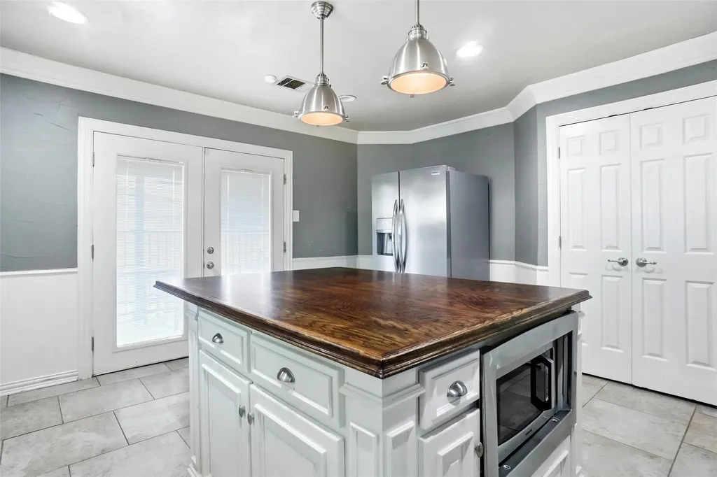 6813 Parkwood Drive North Richland Hills TX 76182