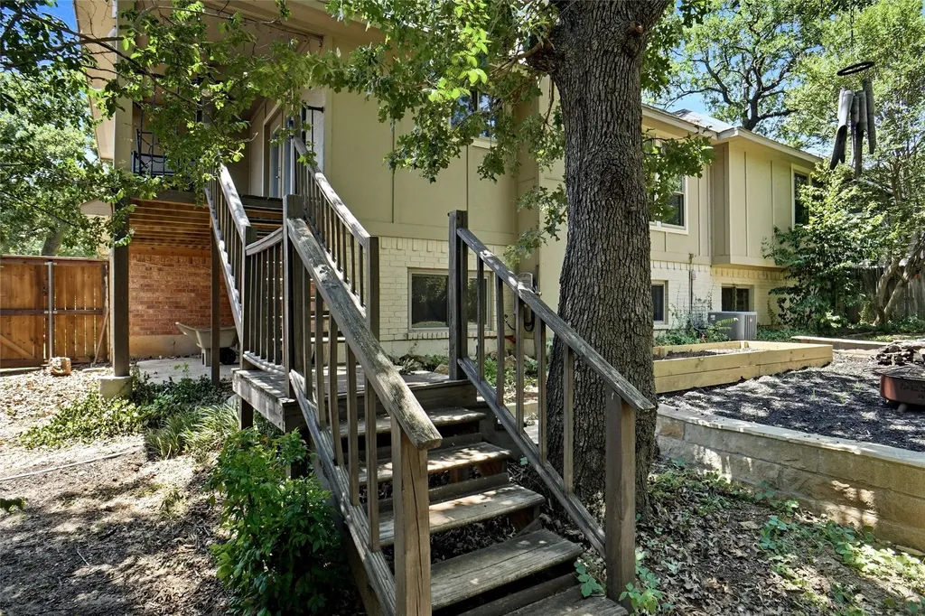 6813 Parkwood Drive North Richland Hills TX 76182