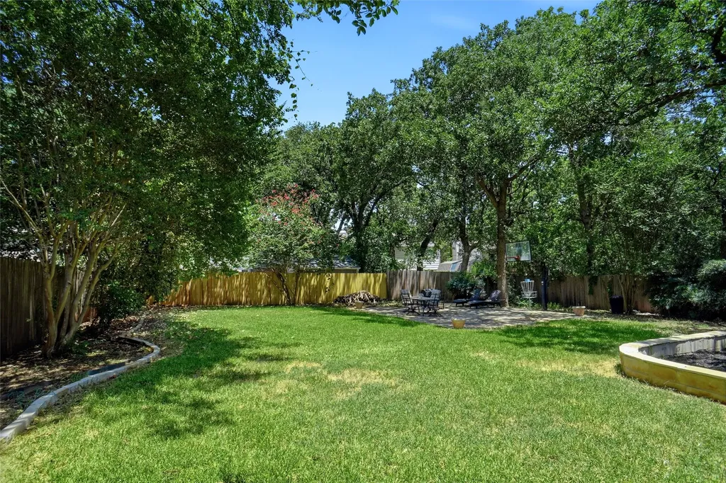 6813 Parkwood Drive North Richland Hills TX 76182