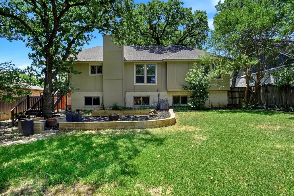 6813 Parkwood Drive North Richland Hills TX 76182