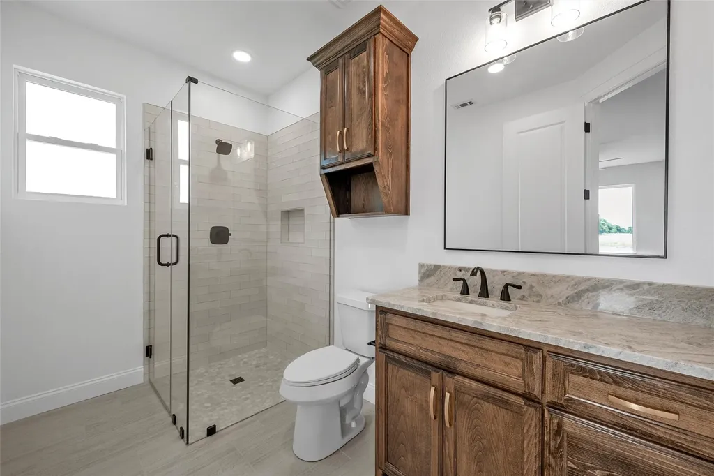 1025 Galaxy Woodway TX 76712
