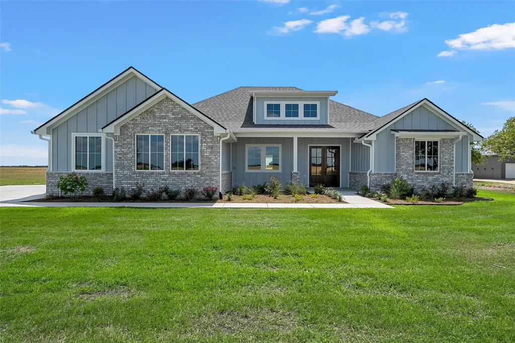1025 Galaxy Woodway TX 76712