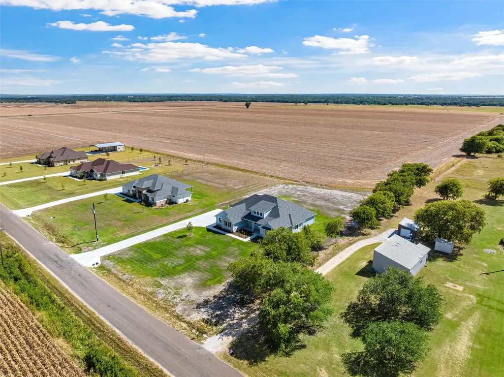 1025 Galaxy Woodway TX 76712
