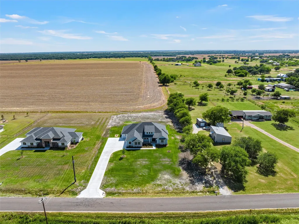 1025 Galaxy Woodway TX 76712