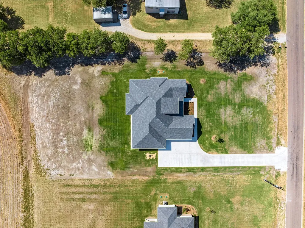 1025 Galaxy Woodway TX 76712