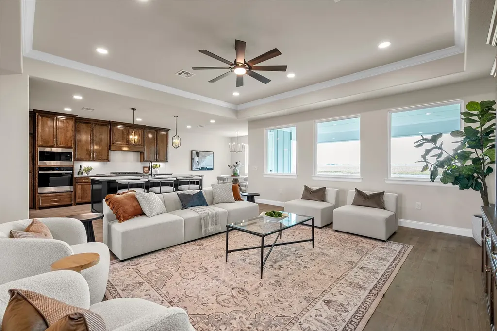 1025 Galaxy Woodway TX 76712