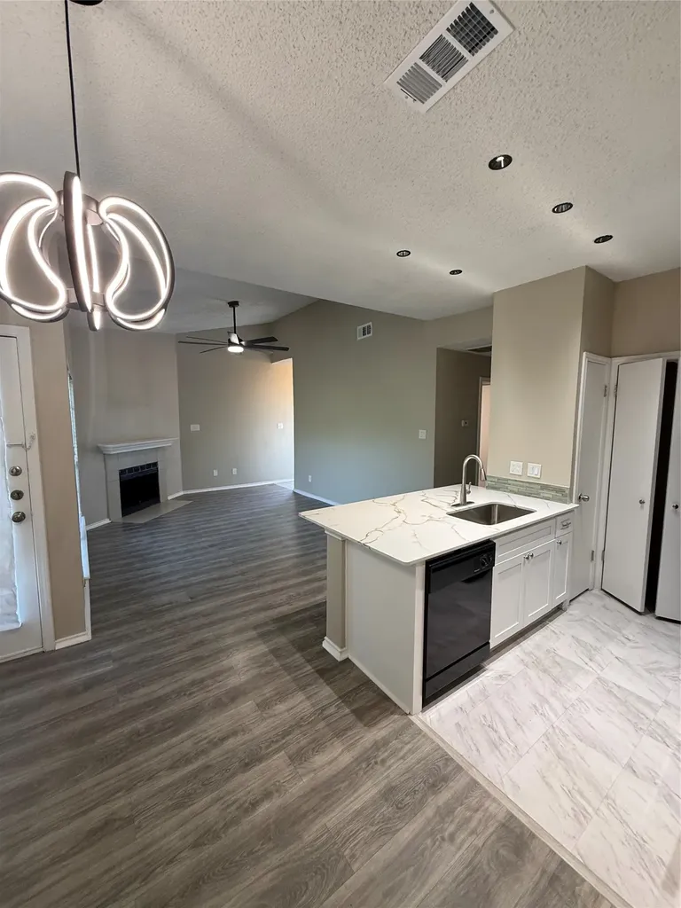 4103 Esters Road Irving TX 75038