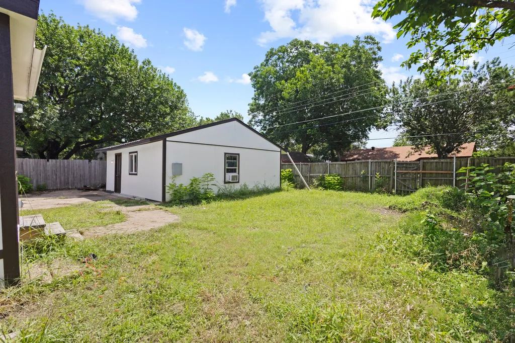 1706 Summit Street Mesquite TX 75149