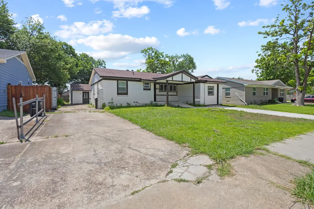 1706 Summit Street Mesquite TX 75149