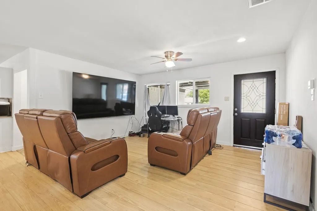 1706 Summit Street Mesquite TX 75149