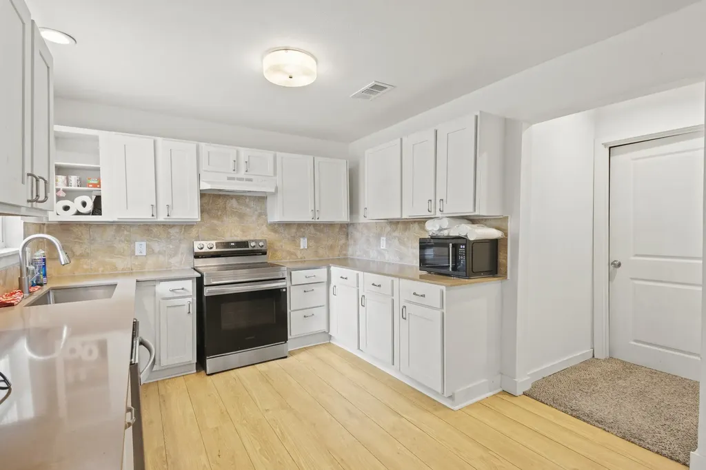 1706 Summit Street Mesquite TX 75149
