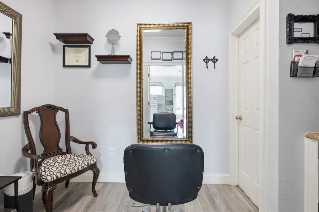 110 S Barto Street Grapevine TX 76051