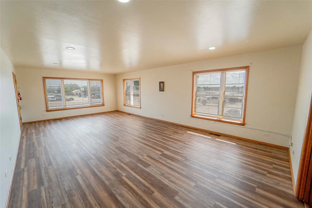 514 W Walker Street Breckenridge TX 76424