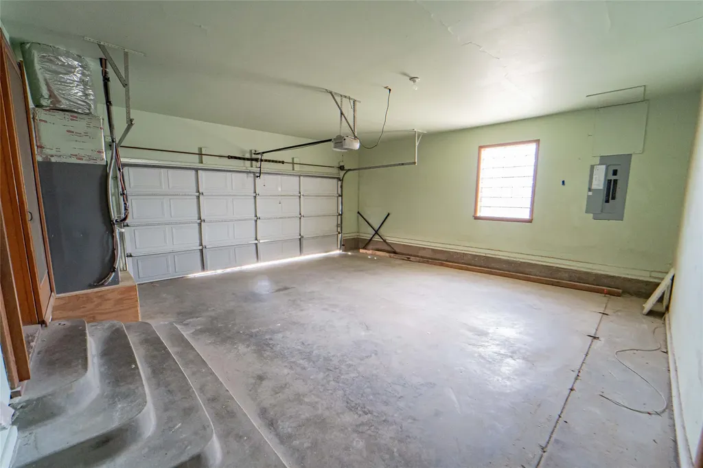 514 W Walker Street Breckenridge TX 76424