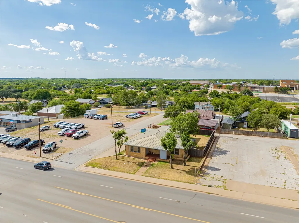 514 W Walker Street Breckenridge TX 76424