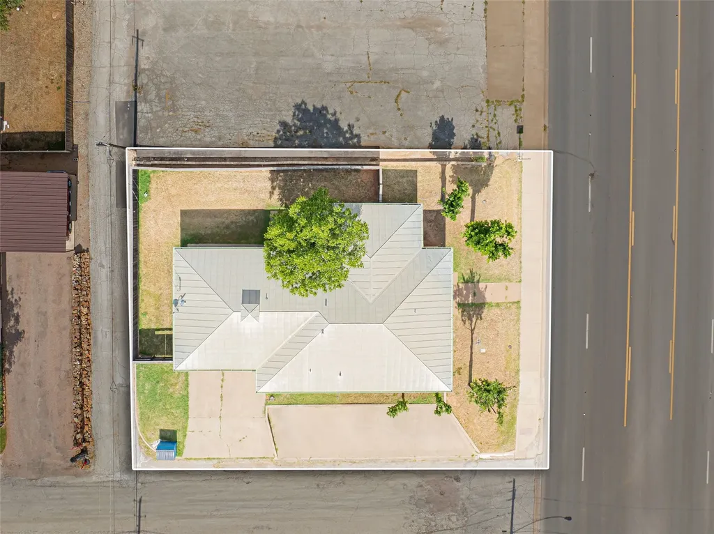 514 W Walker Street Breckenridge TX 76424