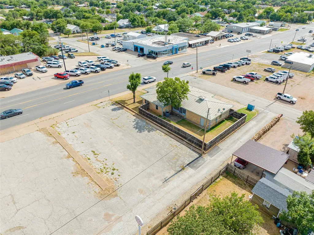 514 W Walker Street Breckenridge TX 76424