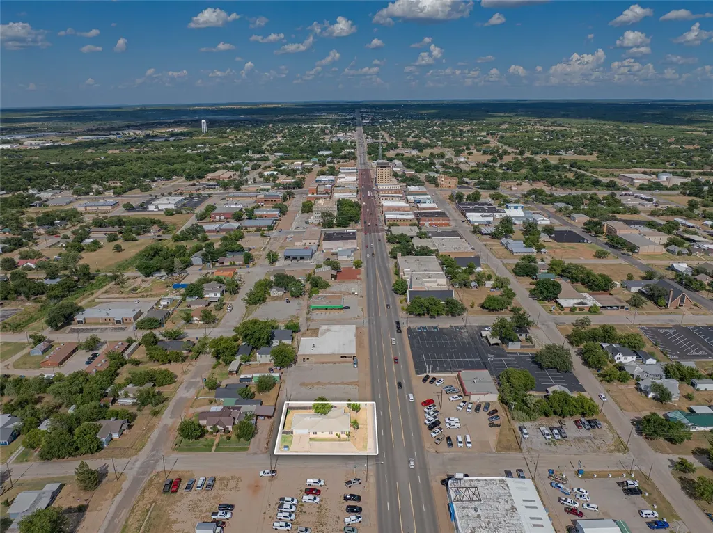 514 W Walker Street Breckenridge TX 76424