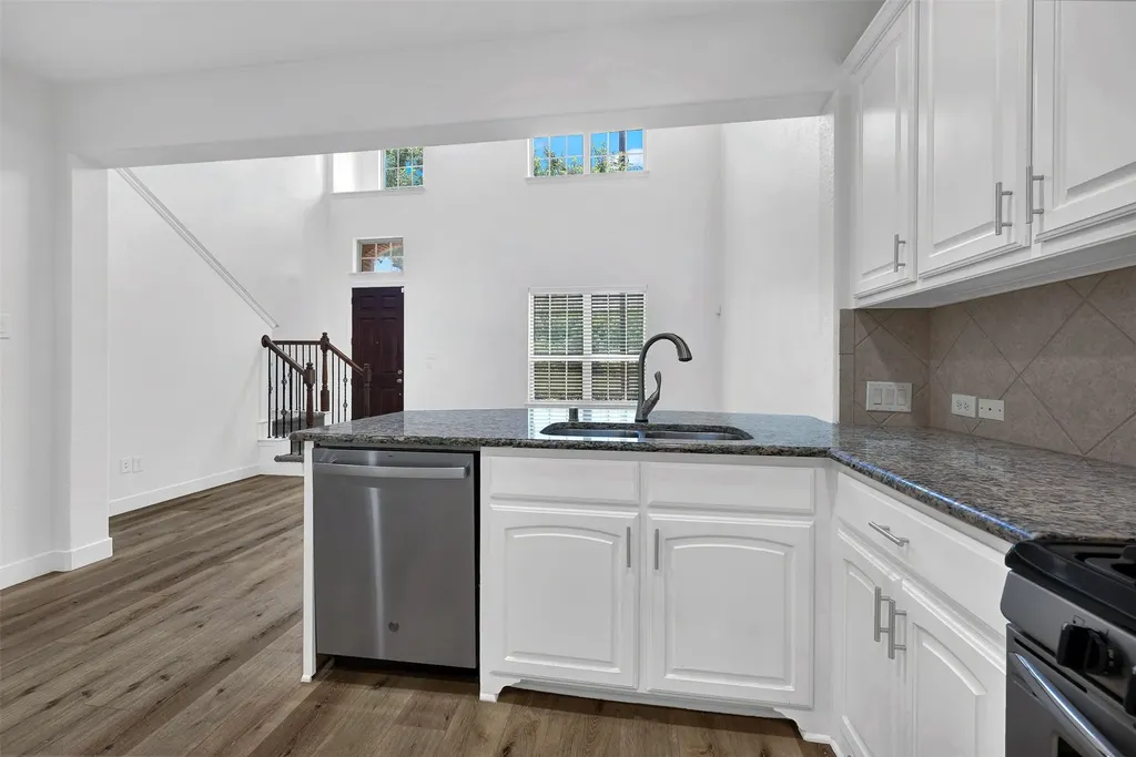 736 S Greenville Avenue Richardson TX 75081