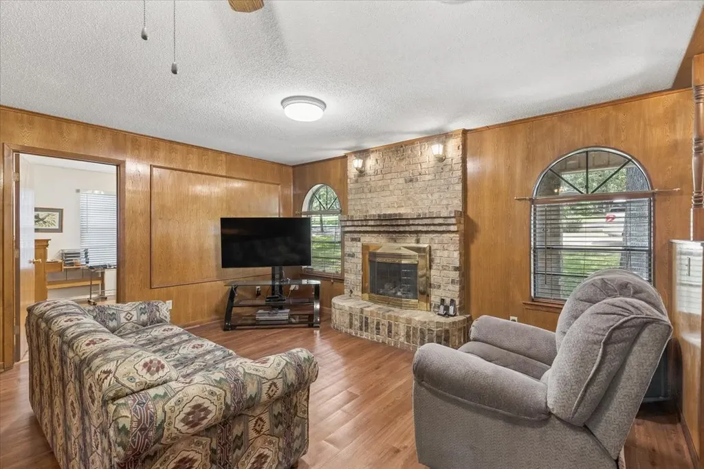 1160 County Road 2425 Mineola TX 75773