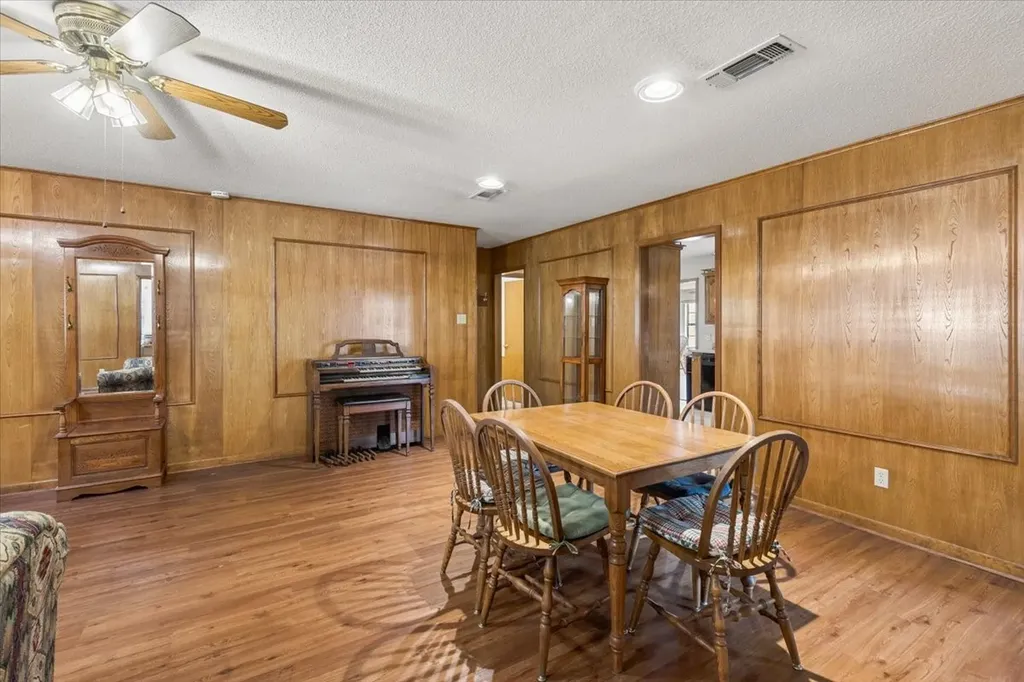 1160 County Road 2425 Mineola TX 75773