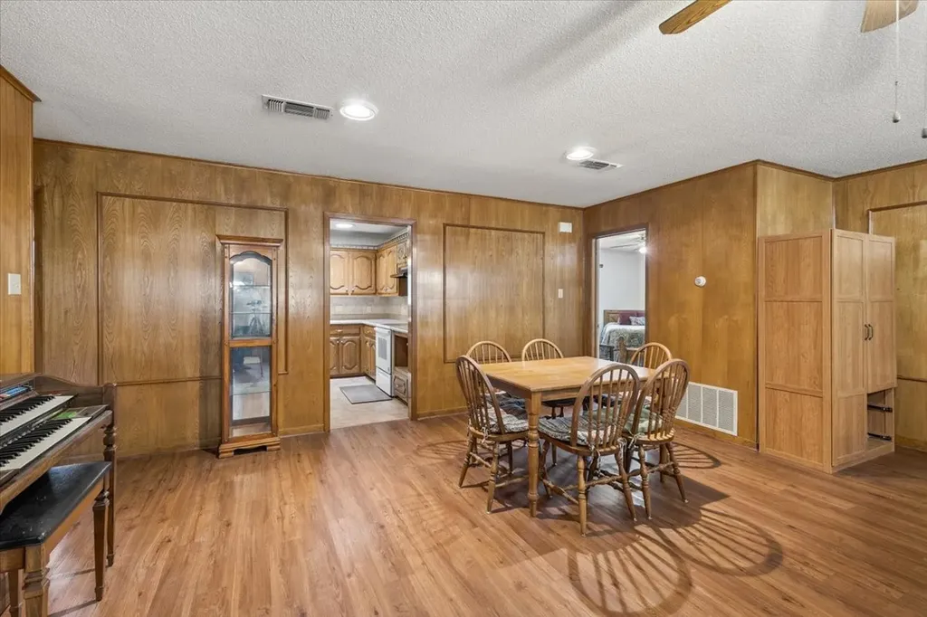 1160 County Road 2425 Mineola TX 75773