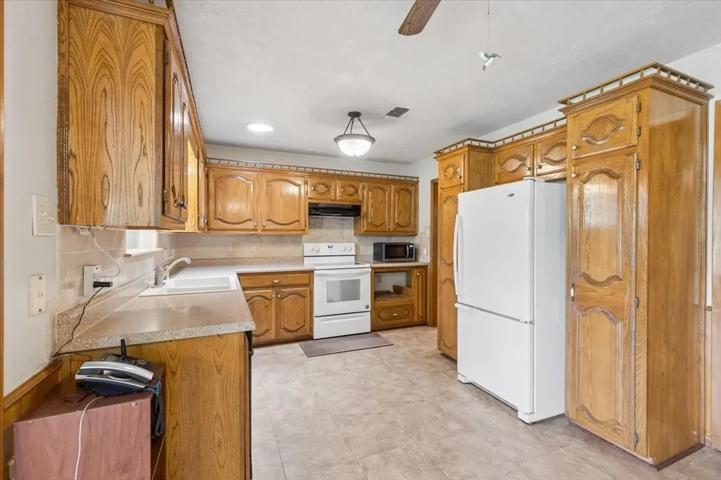 1160 County Road 2425 Mineola TX 75773