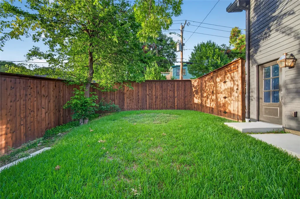 1010 Valencia Street Dallas TX 75223