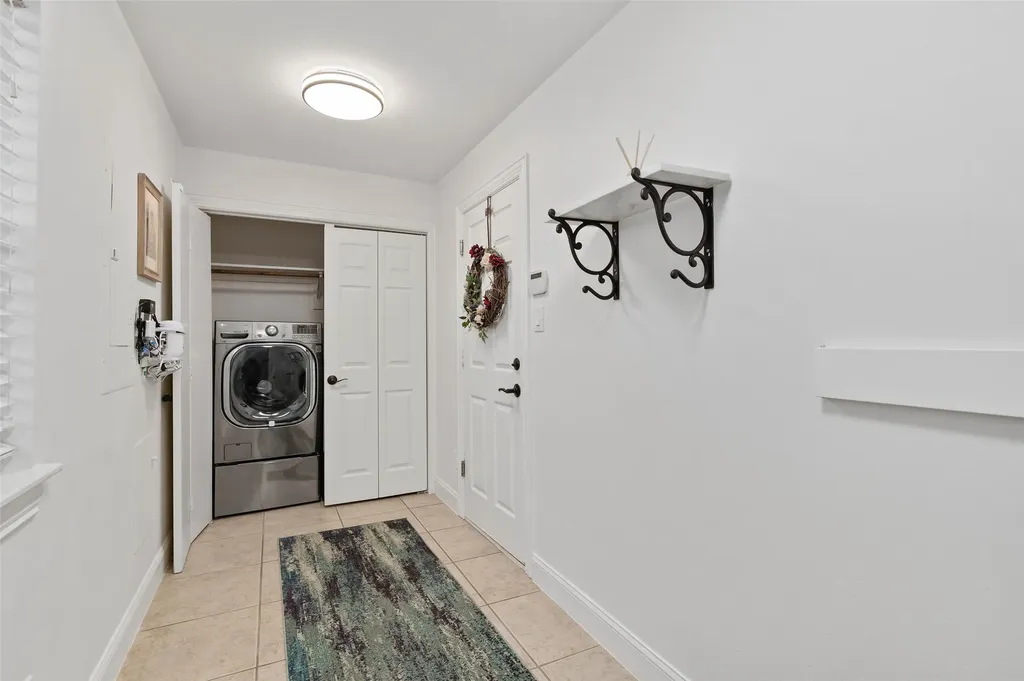 5609 Lindell Avenue Dallas TX 75206