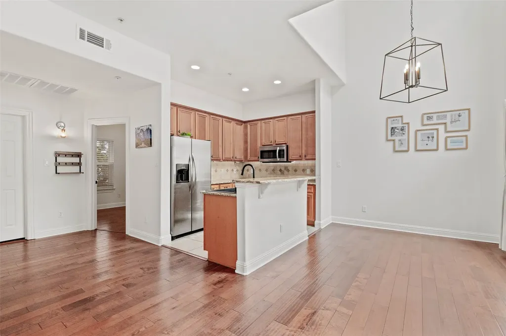 5609 Lindell Avenue Dallas TX 75206