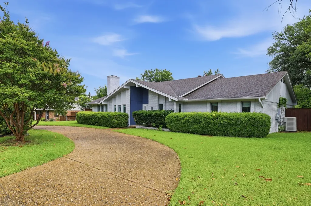 6908 Heatherknoll Drive Dallas TX 75248