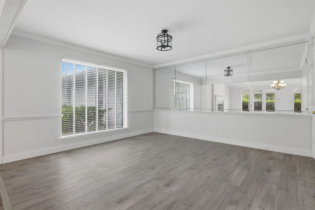6908 Heatherknoll Drive Dallas TX 75248