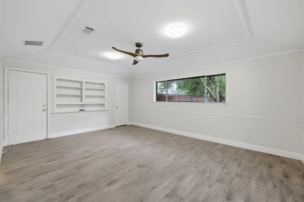 6908 Heatherknoll Drive Dallas TX 75248