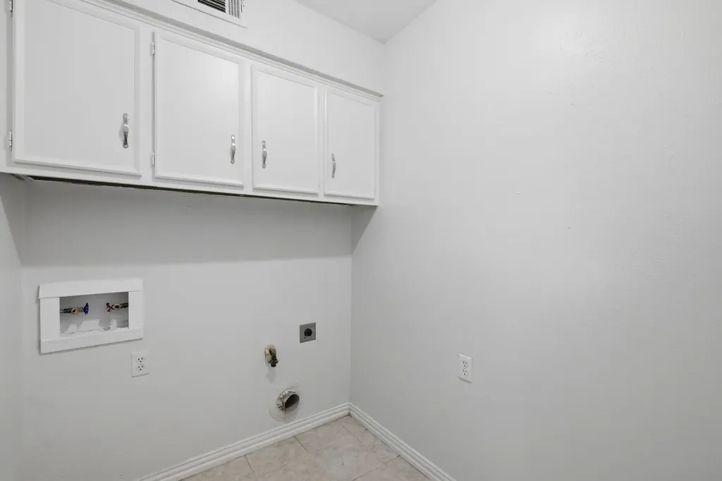 6908 Heatherknoll Drive Dallas TX 75248