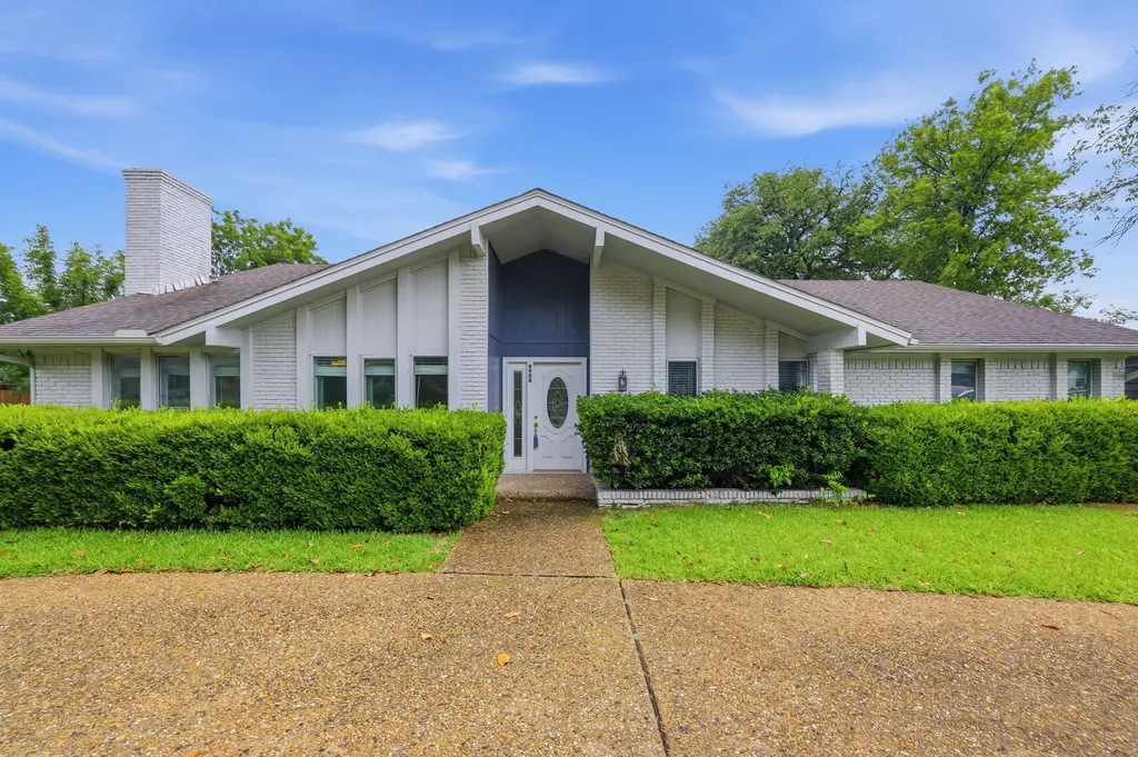 6908 Heatherknoll Drive Dallas TX 75248