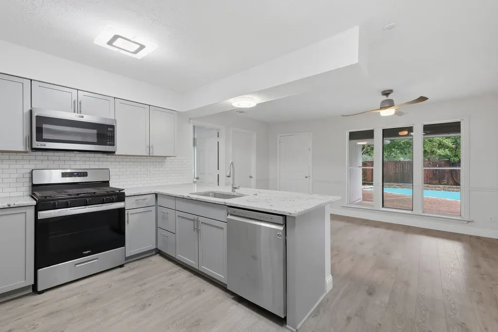 6908 Heatherknoll Drive Dallas TX 75248